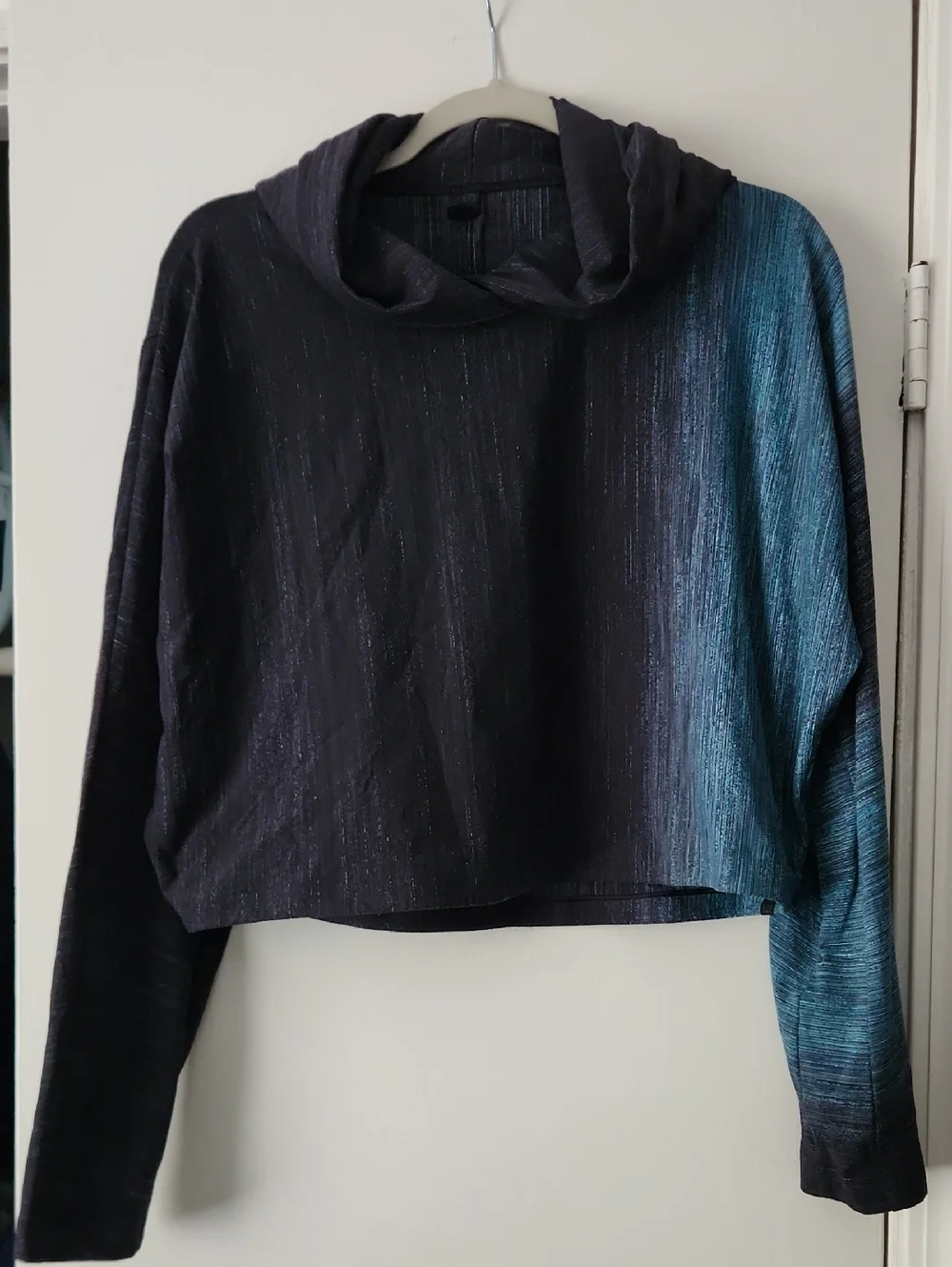 lululemon athletica lab varsa Black and Teal Ombre Cropped Hoodie
